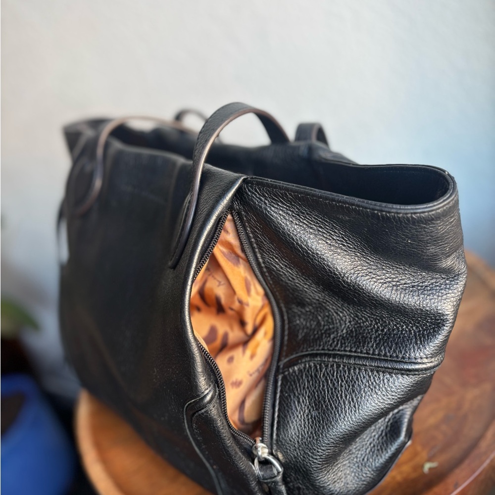 Aimee Kestenberg Black Leather Shoulder Bag - Picture 2 of 9